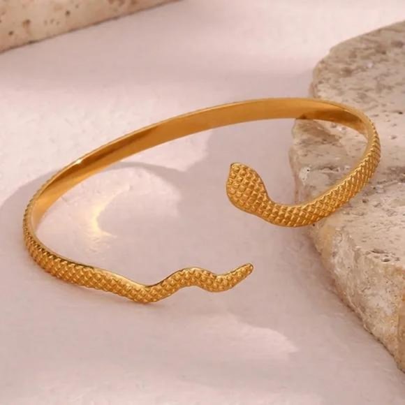 NEW ADJUSTABLE 18K GOLD BANGLE BRACELET - Picture 2 of 7
